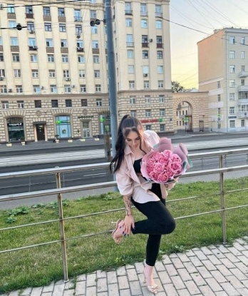 У меня есть уникальные услуги, которые принесут тебе незабываемое удовольствие. Я готова разделить с тобой мои тайны и непревзойденный опыт. Мои возможности безграничны, я открыта для воплощения в жизнь любых твоих фантазий.
Фото, которые ты видишь на моем профиле, полностью соответствуют реальности, и я уверена, что ты будешь неистово жаждать меня еще и еще. Взгляни на мои отзывы, они говорят сами за себя - мои клиенты остались довольны и хотят вернуться ко мне снова и снова.
Москва - мой дом, база, место, где я буду рада встретить тебя и сделать нашу встречу незабываемой. Не упусти свой шанс испытать настоящее наслаждение со мной. Снежана