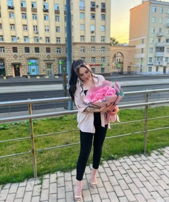 У меня есть уникальные услуги, которые принесут тебе незабываемое удовольствие. Я готова разделить с тобой мои тайны и непревзойденный опыт. Мои возможности безграничны, я открыта для воплощения в жизнь любых твоих фантазий.
Фото, которые ты видишь на моем профиле, полностью соответствуют реальности, и я уверена, что ты будешь неистово жаждать меня еще и еще. Взгляни на мои отзывы, они говорят сами за себя - мои клиенты остались довольны и хотят вернуться ко мне снова и снова.
Москва - мой дом, база, место, где я буду рада встретить тебя и сделать нашу встречу незабываемой. Не упусти свой шанс испытать настоящее наслаждение со мной. Снежана